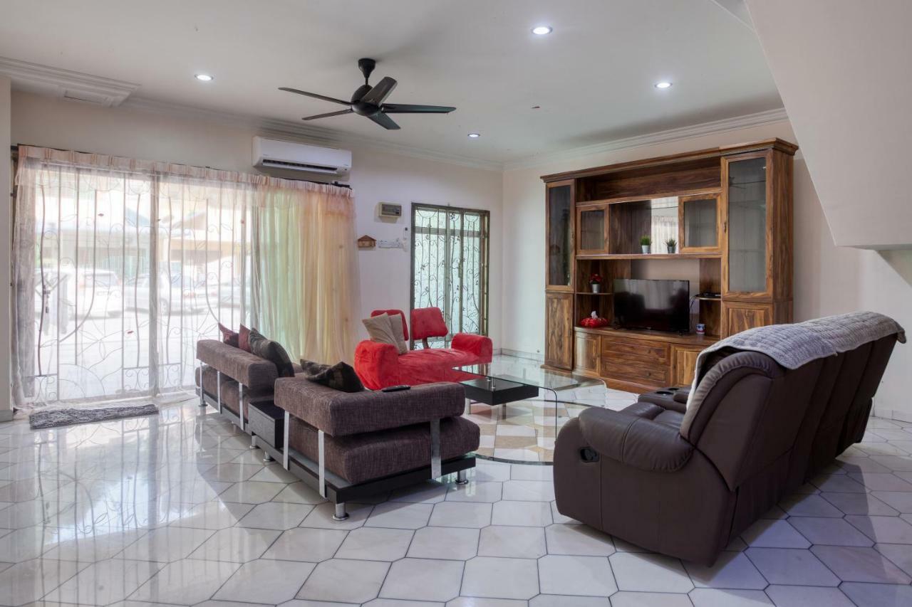 Gunung View Homestay 10 To 12 Pax Near Sunway Tambun Ipoh Exterior photo
